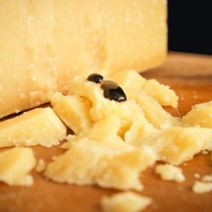 Scaglie di Parmigiano Reggiano Biologico stagionato oltre 24 mesi